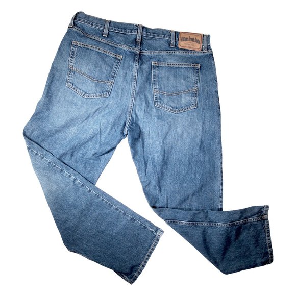 Hilfiger Men's Jeans, Size 38x30, Medium Wash, Classic Straight Fit - Picture 7 of 7